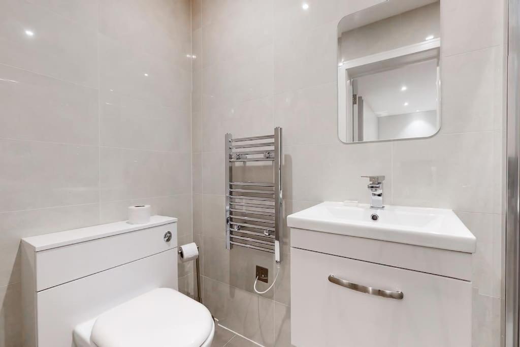 Stylish 2Bed Flat 10Min To Wimbledon Tennis Courts London Exterior foto